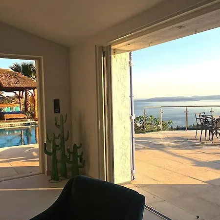 5-star With Panoramic Sea Views